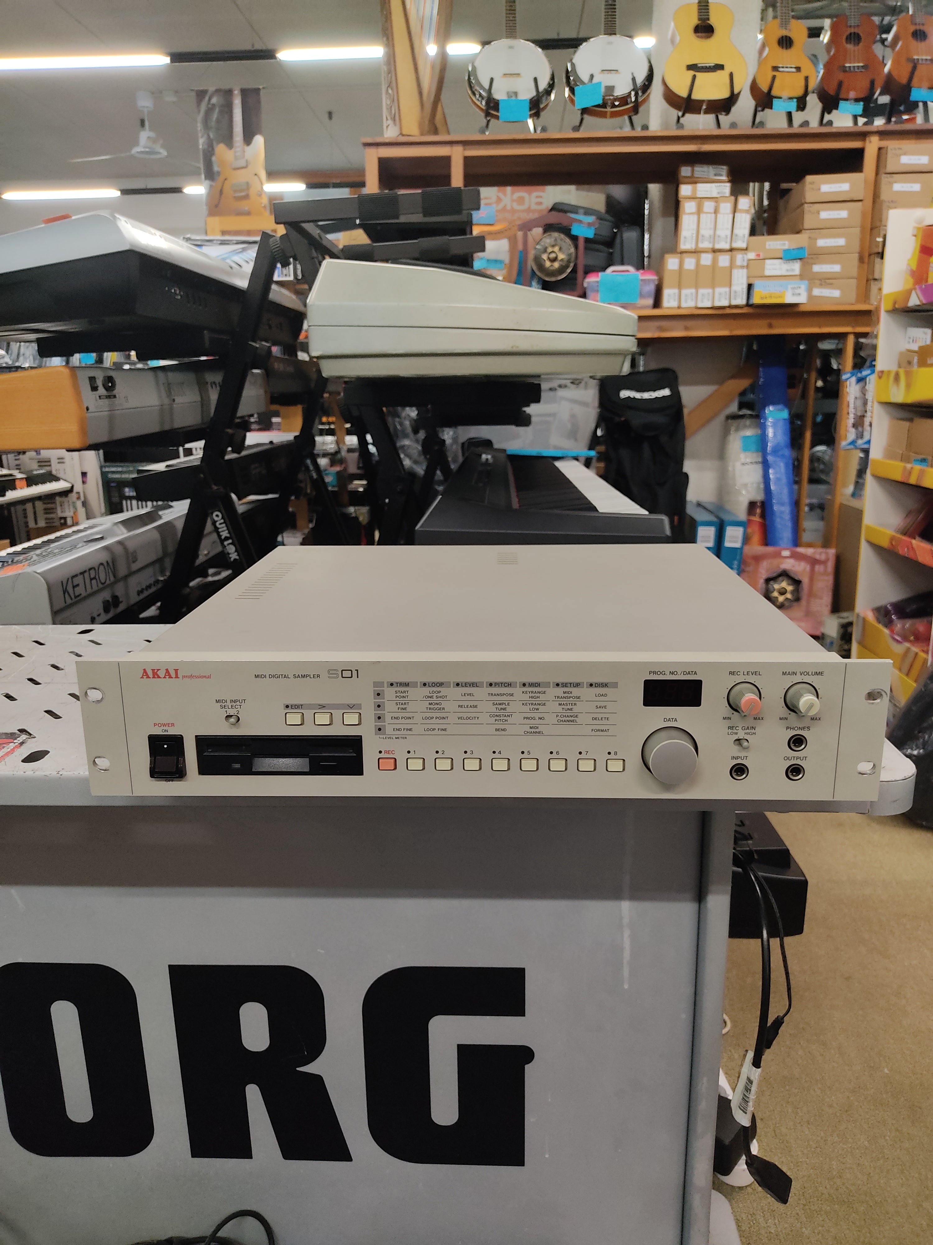 Akai S01