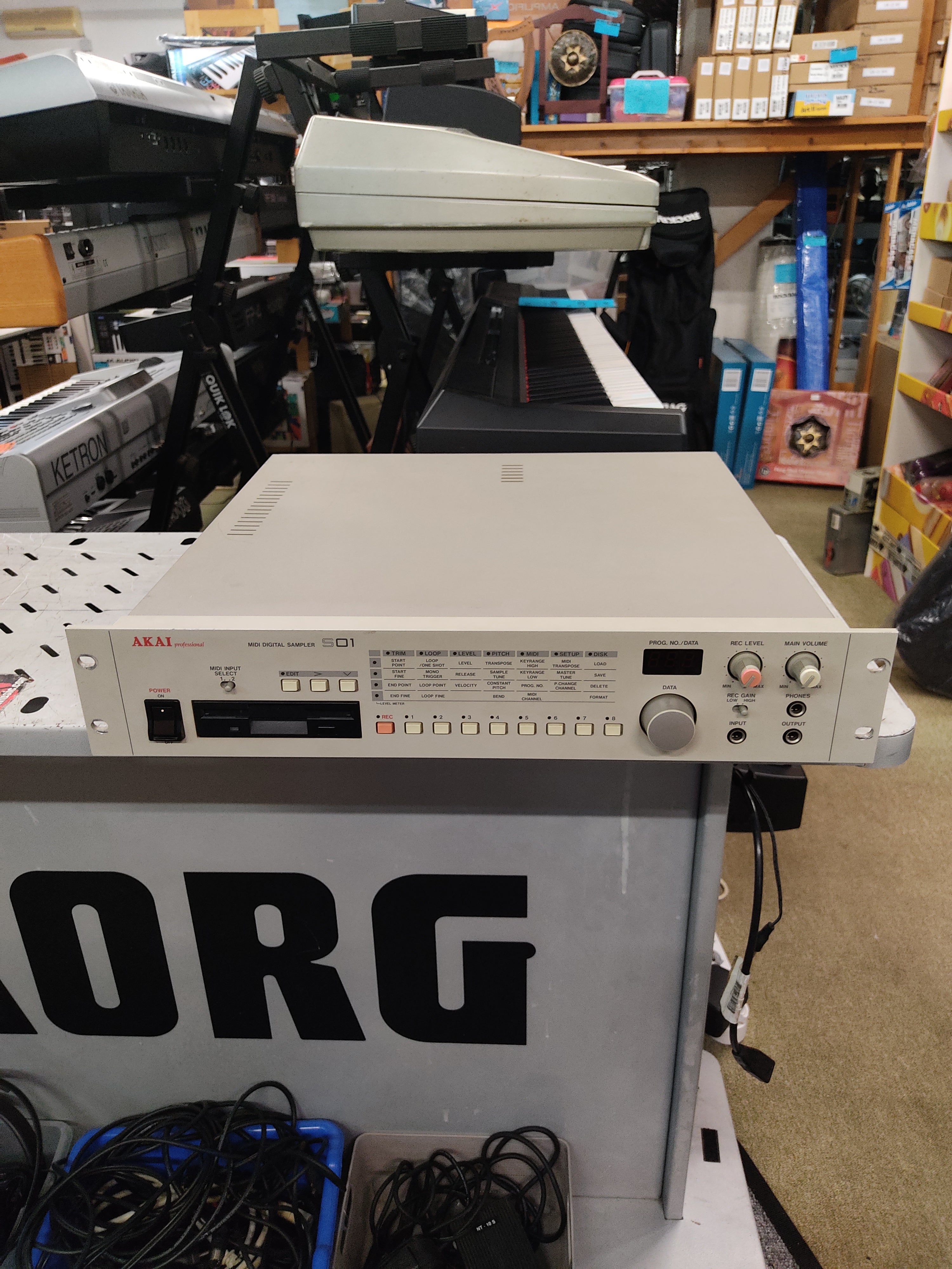 Akai S01