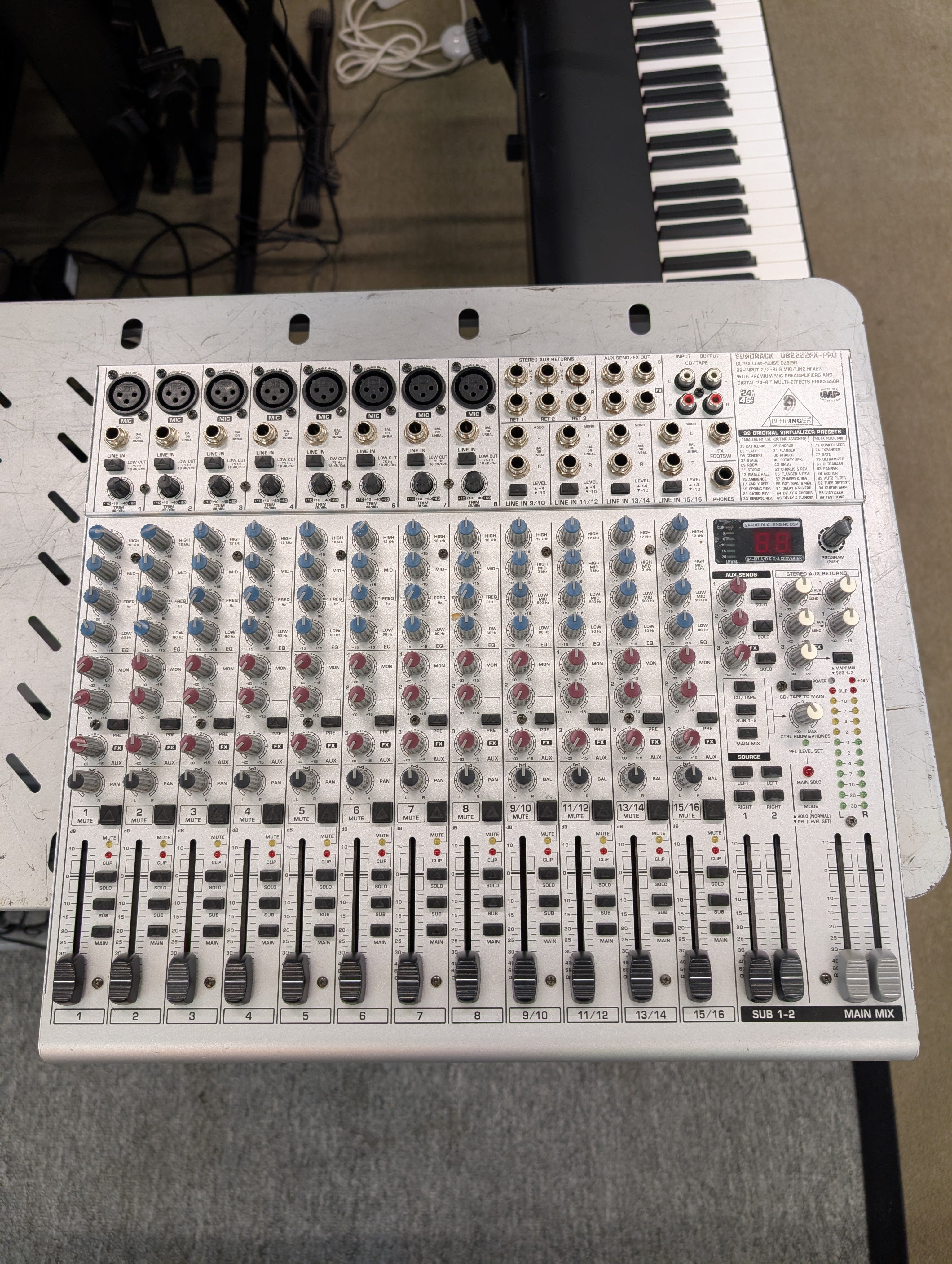 Behringer UB2222FX-Pro