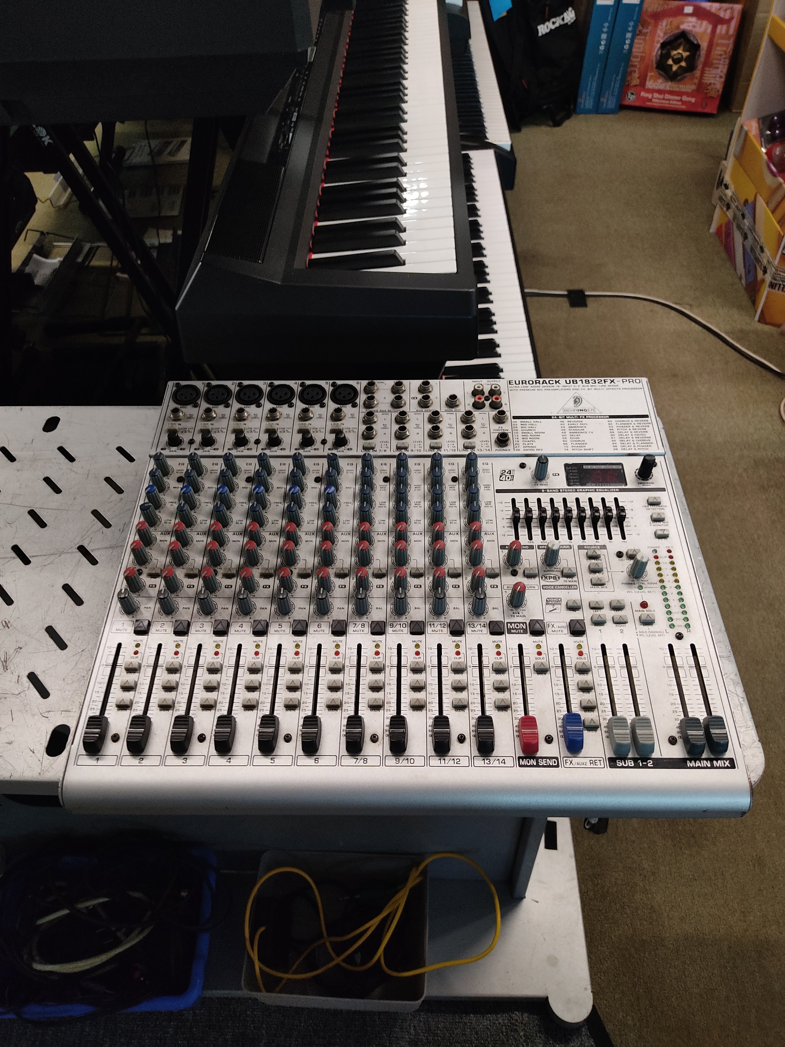 Behringer UB1832FX Pro Eurorack