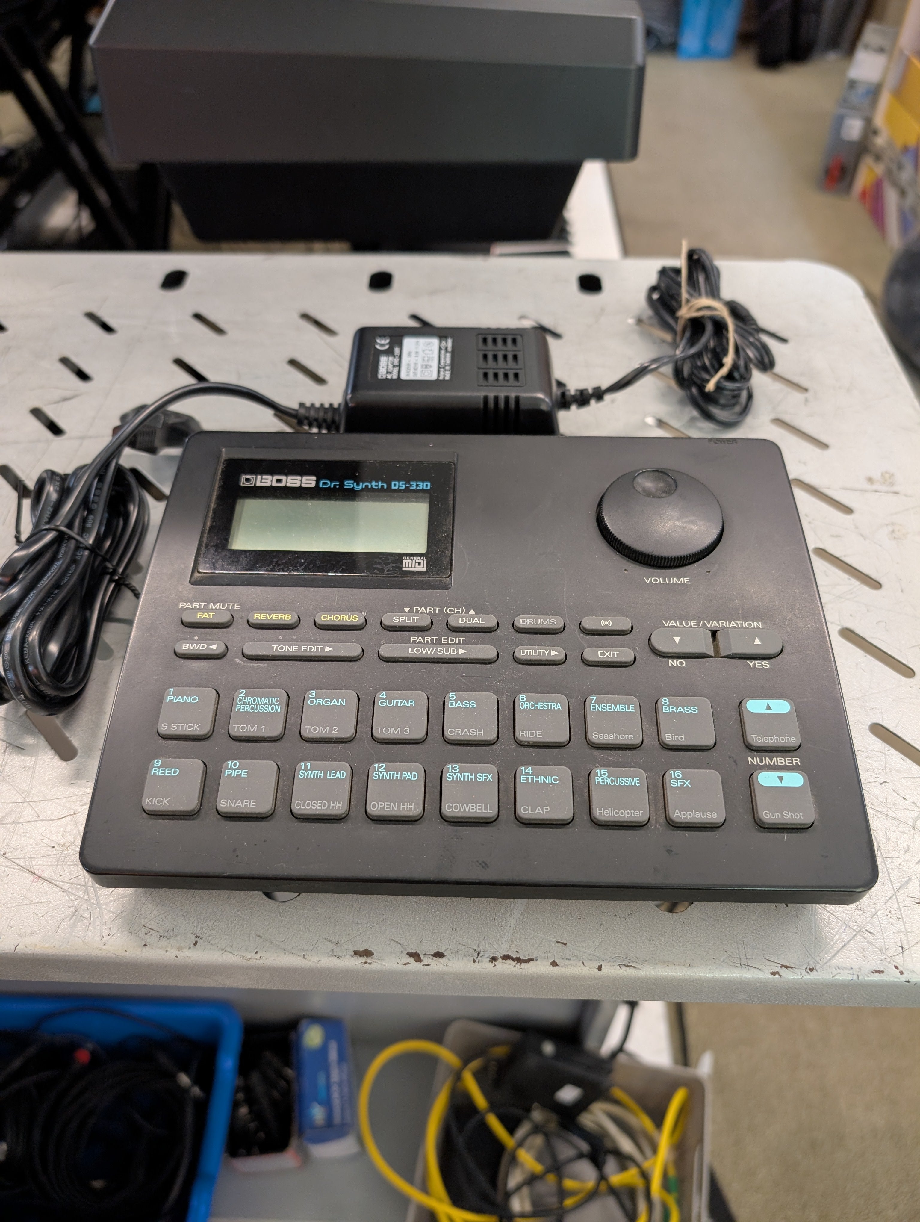 Boss Dr. Synth DS-330