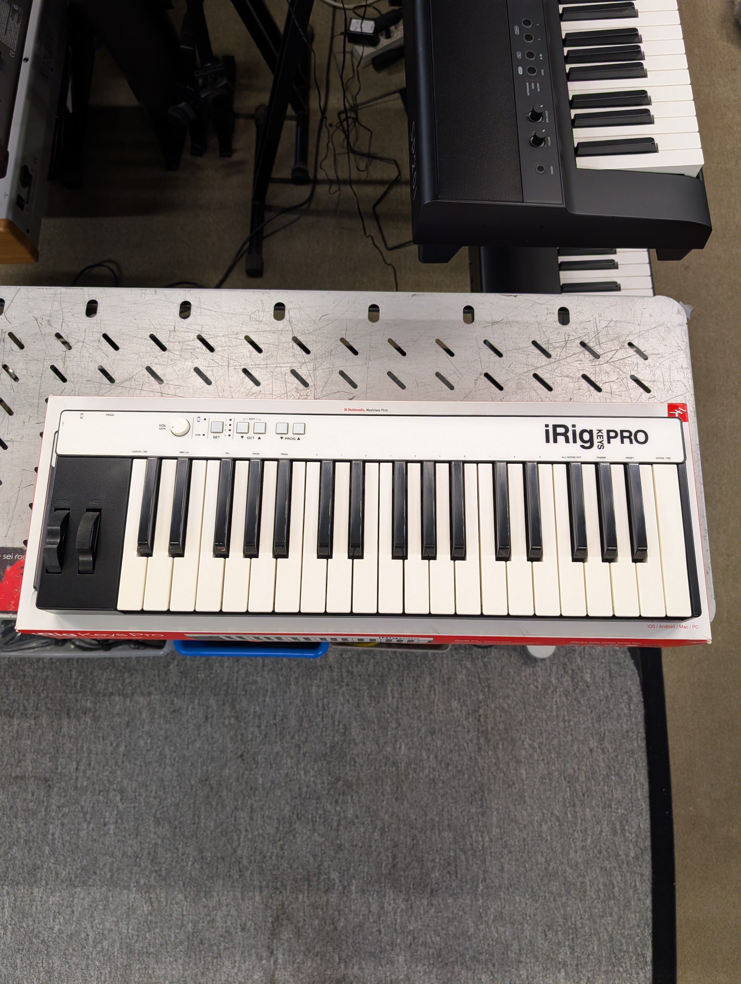 IK Multimedia iRig Keys PRO