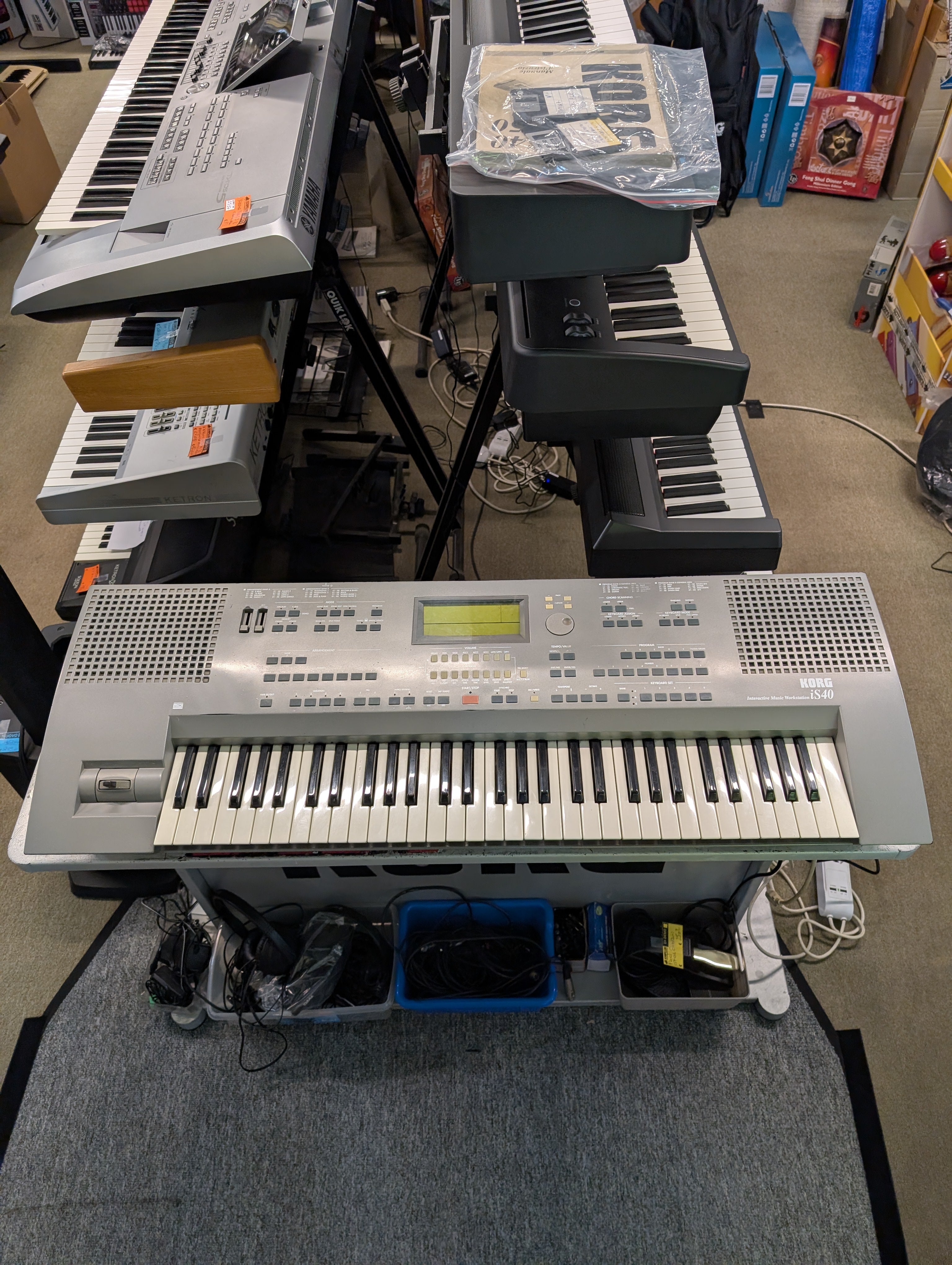 Korg IS40