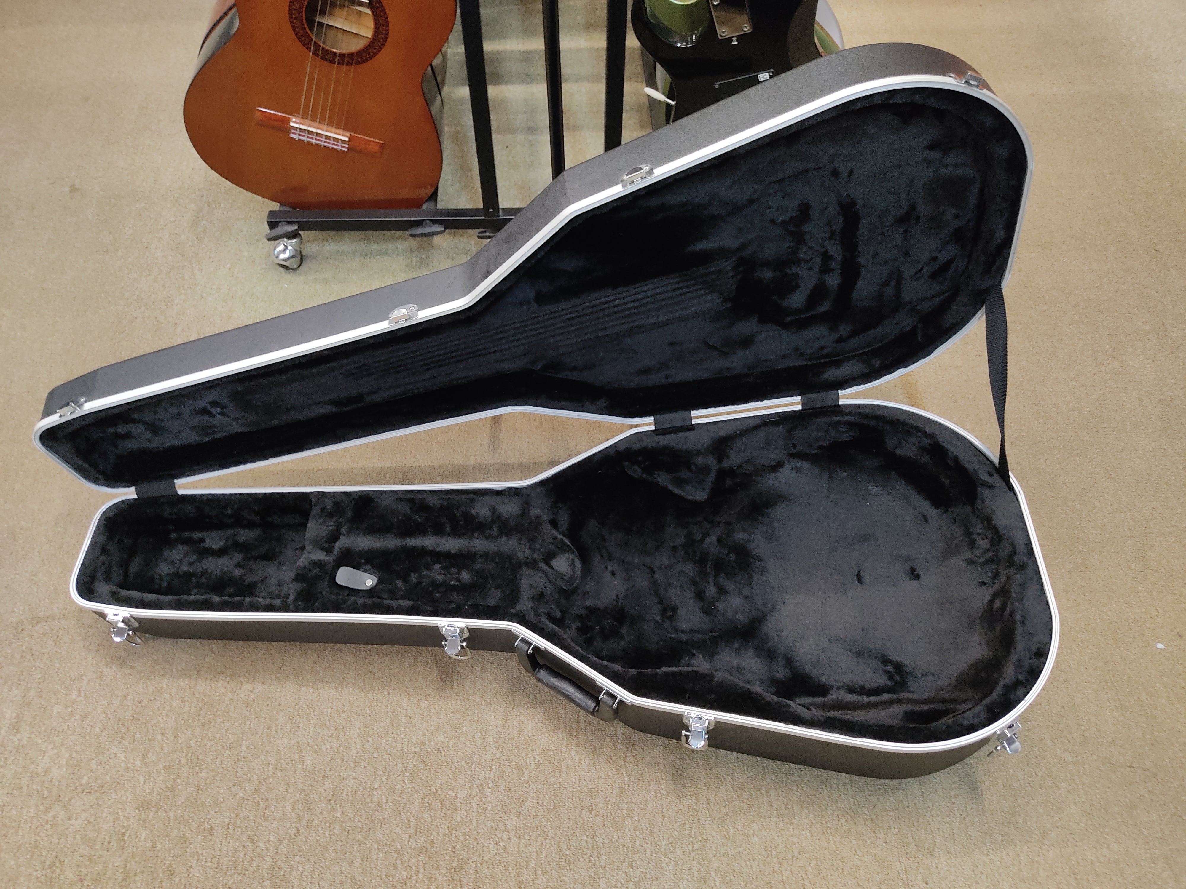 Ovation OV-8158 (Mid-Depth)