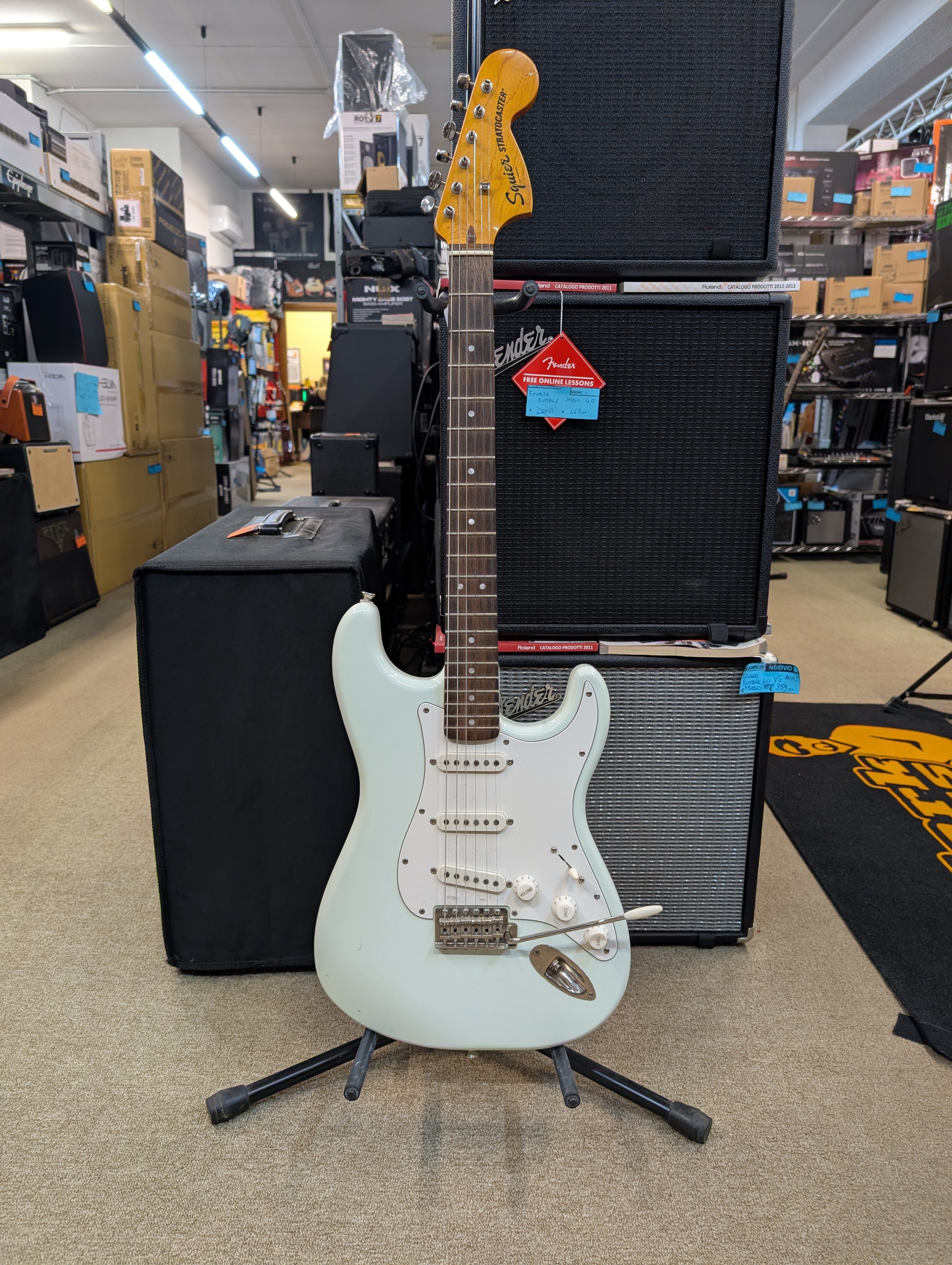 Squier FSR CV70s Stratocaster RW SBL