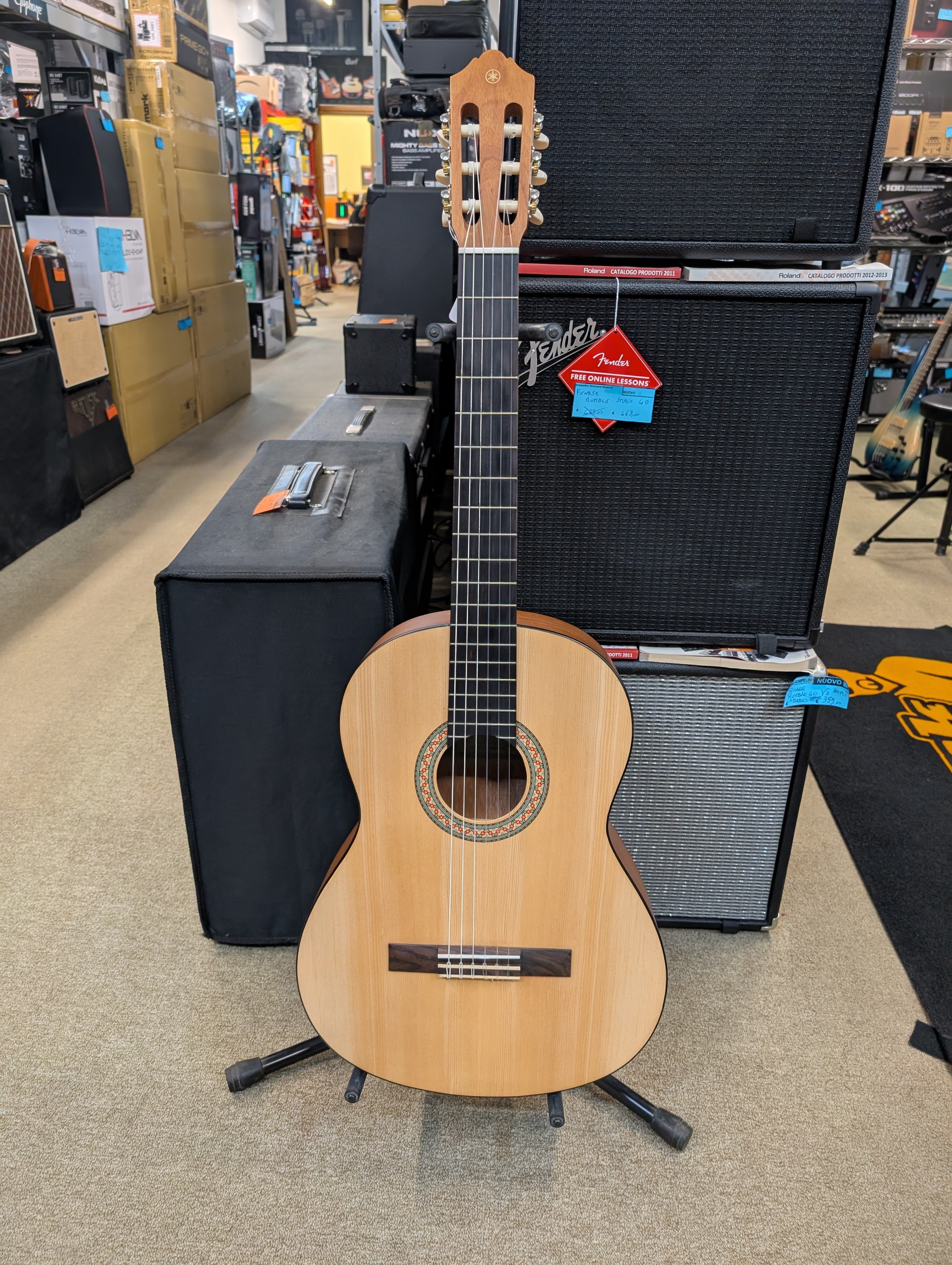 Yamaha C40
