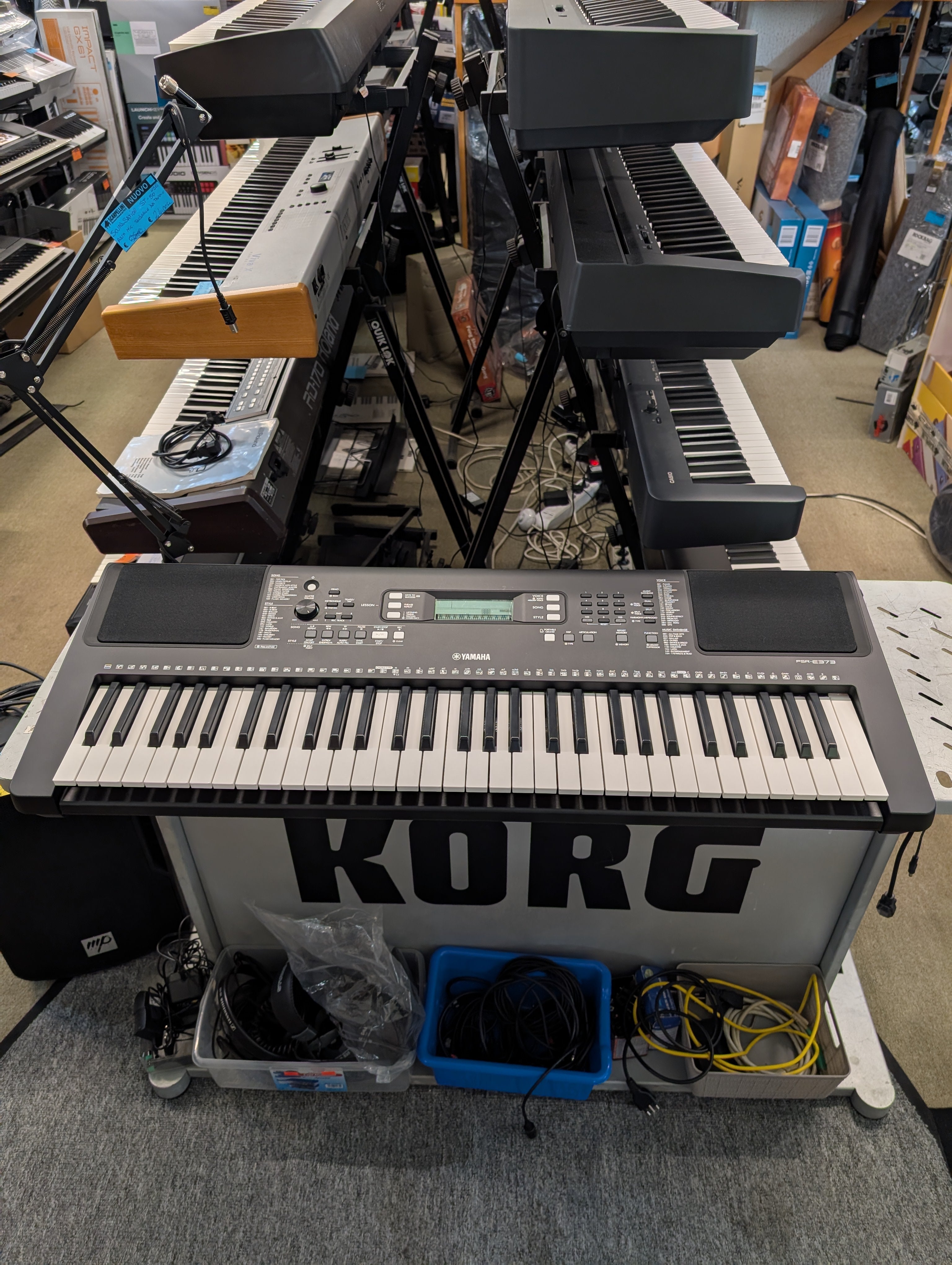 Yamaha PSR E373